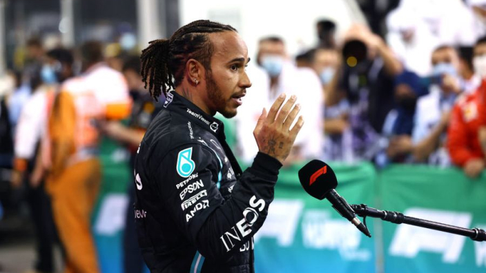 F1 plays down 'anxiety' over Hamilton's "silent mode"