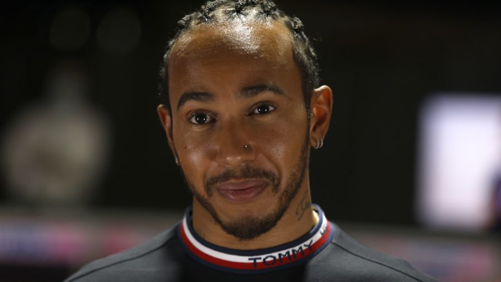 Hamilton niet helemaal zeker richting kwalificatie: "Red Bull snel op één ronde"