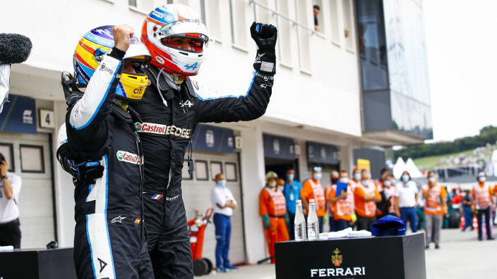 Esteban Ocon evoque sa relation "privilégiée" avec Fernando Alonso