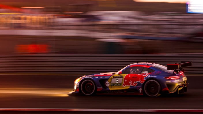 LIVE | Verstappen leidt met acht uur te gaan op Nürburgring: volg hier updates, uitzending en onboard
