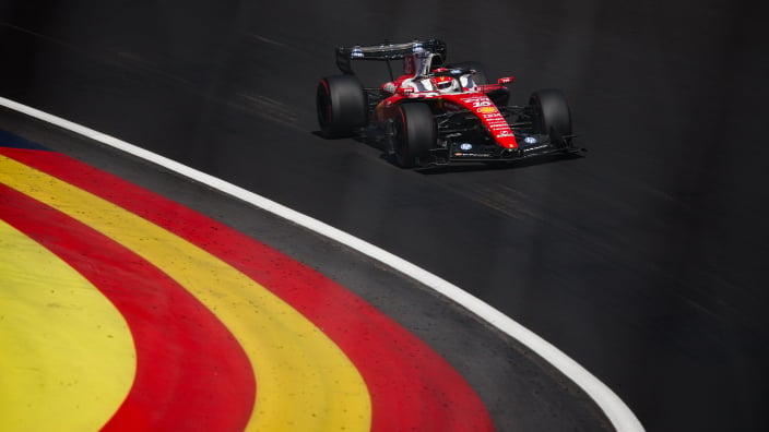 Leclerc nipt verslagen door Antonelli in VT3, twee flinke crashes op Madring