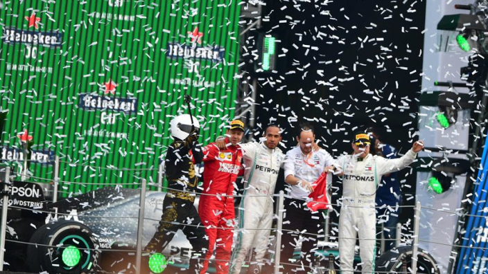 Vettel fâché contre le 'selfie guy' et des trophées 'de merde' au Mexique