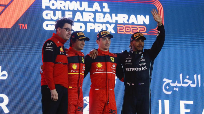 Hamilton prend parti : "Je suis fan de Ferrari, je soutiens Leclerc !"