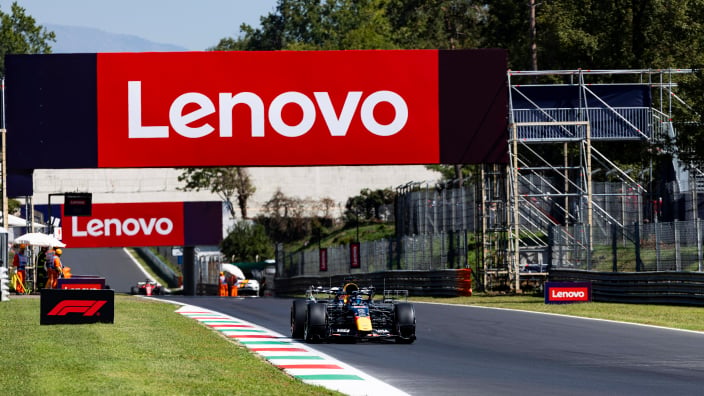 LIVE | Tweede vrije training GP Italië: Verstappen voor het eerst in actie