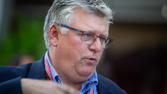 Former F1 chief hails heroic pilots after scary mid-air engine failure