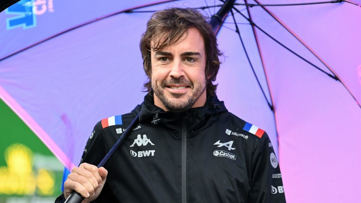 Horner reageert op Alonso-geruchten: "Zijn blij met onze coureurs"