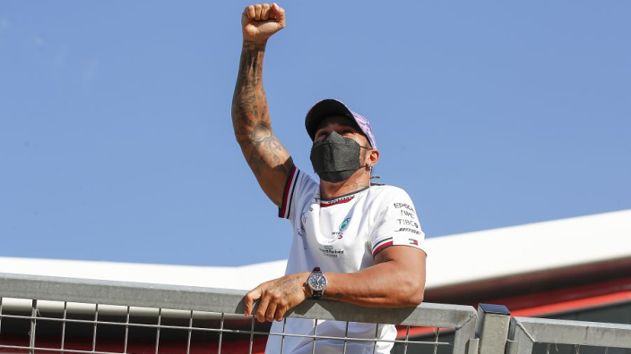 Wolff over harde crash Verstappen: "Het incident stoorde Hamilton niet echt"