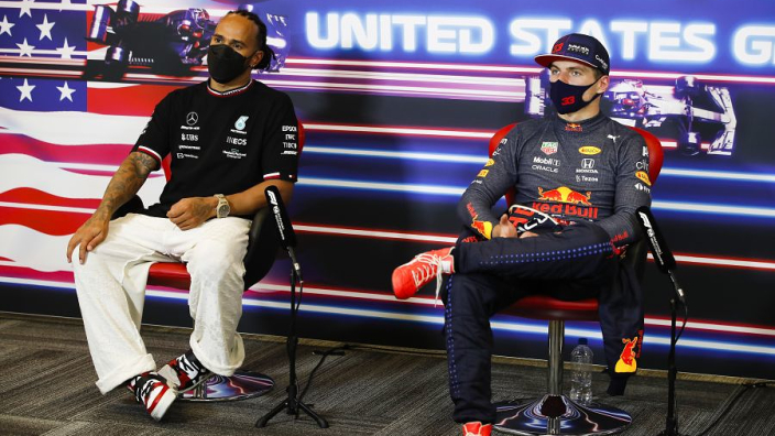 Berger elige a Hamilton: "El estilo de conducción de Verstappen a veces cuesta puntos"