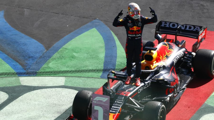 Zo reageert internationale pers op 'overweldigende' Verstappen: 'Red Bull was superieur'