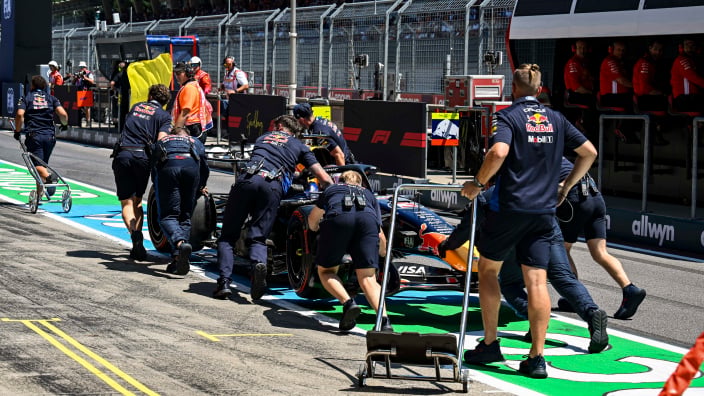 Antonelli bepaalt tempo in Oostenrijk, Verstappen herstelt van moeizame start