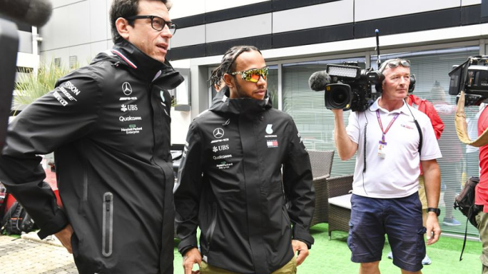 Una "acalorada discusión" evitó el divorcio de Mercedes y Hamilton