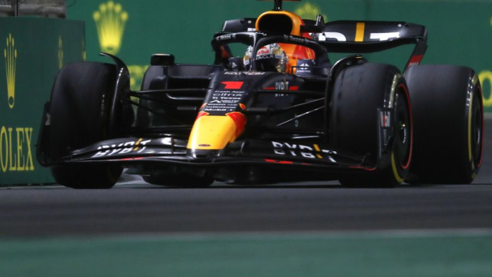 Verstappen gana el Gran Premio de Arabia Saudita; Checo, cuarto