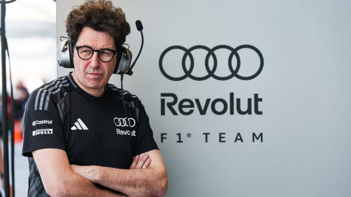 Audi launch investigation after F1 start sees car withdrawn