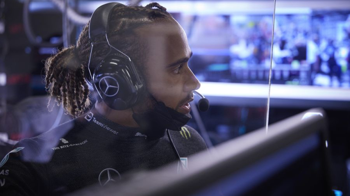 Hamilton 'feels blame' for Baku dropped points