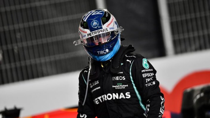 Hakkinen: 'Mercedes trok constant de mat onder Bottas vandaan'