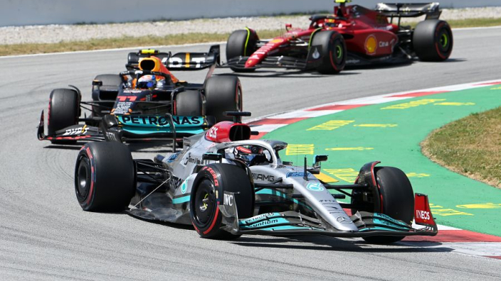 Red Bull se méfie de la "dangereuse" Mercedes