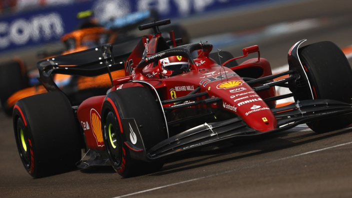 Leclerc pakt pole voor GP Miami, Hamilton haalt uit naar 'respectloze' Marko | GPFans Recap