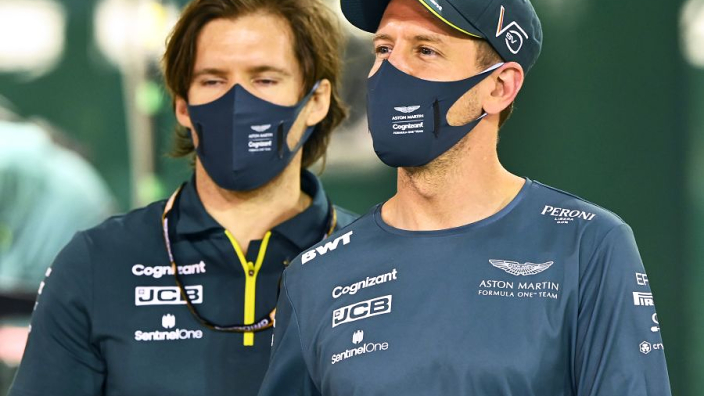 Villeneuve hekelt vraag over mogelijke F1-exit Vettel: "Waarom zou hij stoppen?"
