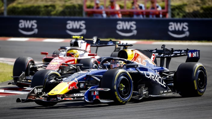 Verstappen tweede in GP Hongarije na ongekende inhaalactie op Hamilton, Norris wint