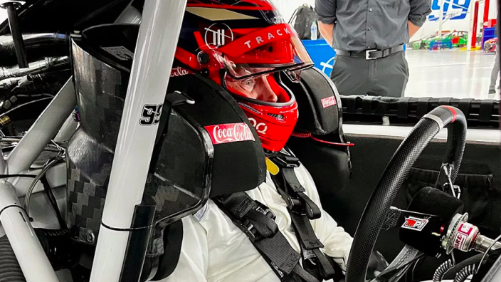 Kimi Raikkonen tuvo su primer test previo a su debut en NASCAR