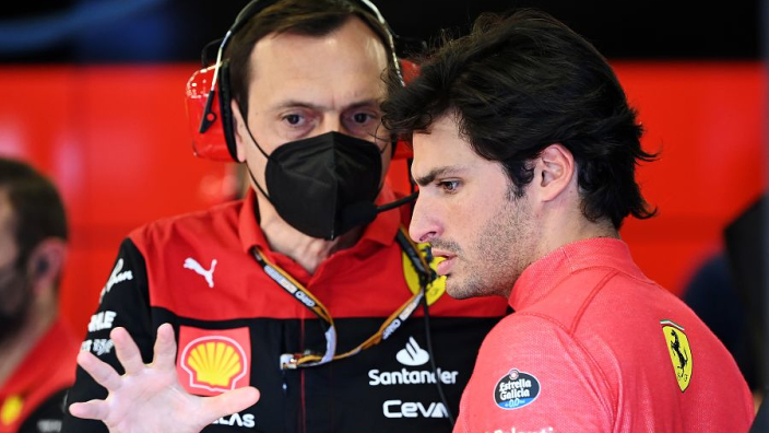 Sainz "angry" after Ferrari qualifying "disaster"