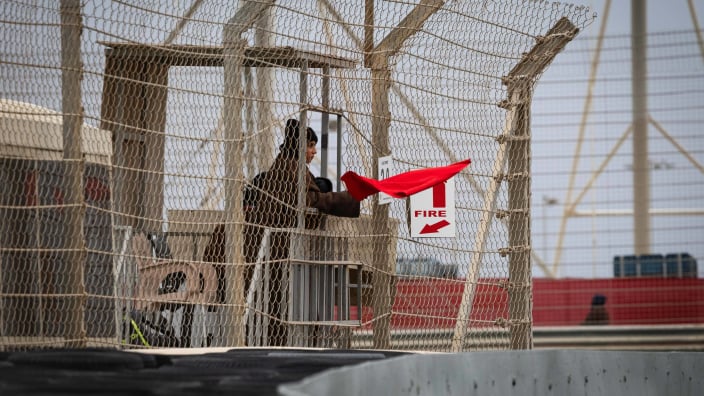 Mercedes chief shocked by F1 testing - 'Red flags and smoking vehicles'