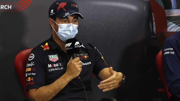 Checo, Alonso y Sainz, sorprendidos con los coches de la F1 2022