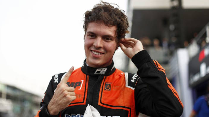 Felipe Drugovich viert Formule 2-titel met uitvalbeurt in pitstraat