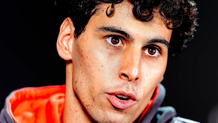 How NOT to get out of an F1 car as Gabriel Bortoleto takes out rival