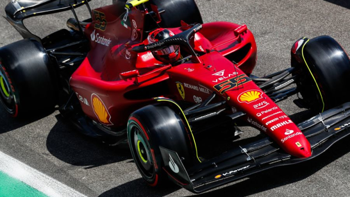 Sainz begrijpt strategische keuze Ferrari: "Moeten vertrouwen op de data"