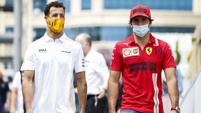 Sainz pays tribute to McLaren despite "worst possible result" for Ferrari