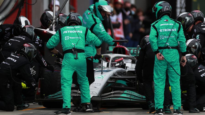 Mercedes legt probleem bij pitstop Russell in Imola uit