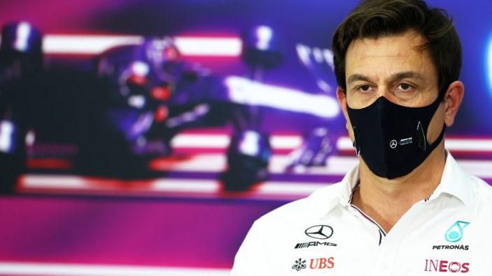 Wolff baalt van extra punt Verstappen in Qatar: "Beetje vervelend"