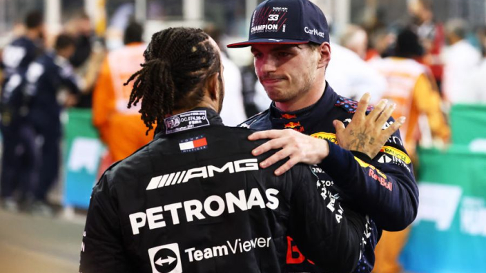 Verstappen over titelstrijd met Hamilton: 'Pushten onze teams naar een heel nieuw level'