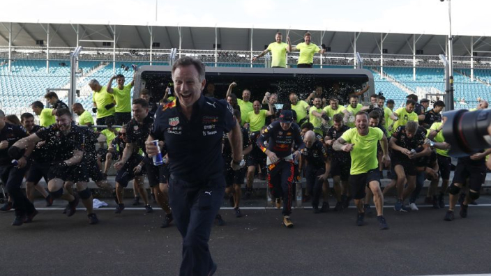 VIDEO: Red Bull Racing viert feest na zege Verstappen in Miami