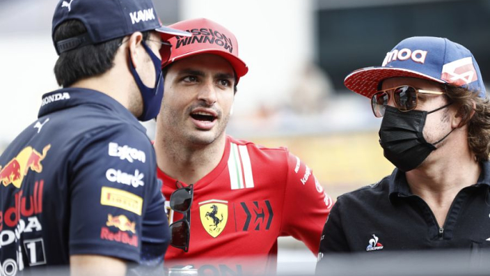 Alonso y Sainz sufren en la clasificación en Australia