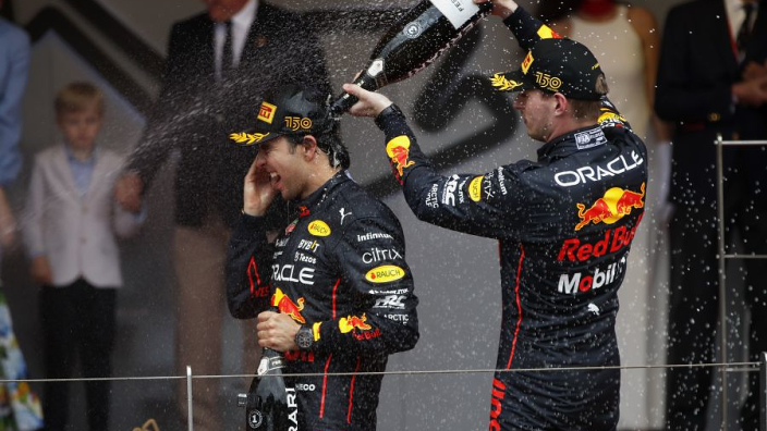 FIA roept Verstappen en Pérez op het matje na protest Ferrari