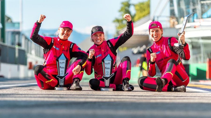 Iron Dames, premier équipage féminin à monter sur un podium en WEC