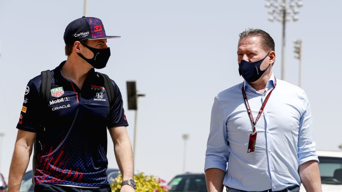 Jos Verstappen opgelucht na kampioenschap Max: "Blij dat het met Red Bull is gelukt"