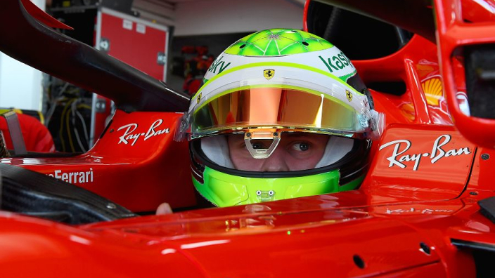 Schumacher se tient prêt pour aider Ferrari