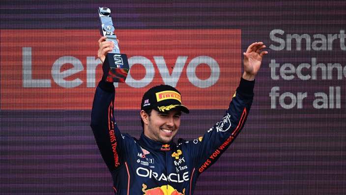 Checo Pérez gana el premio a Piloto del Día en Silverstone