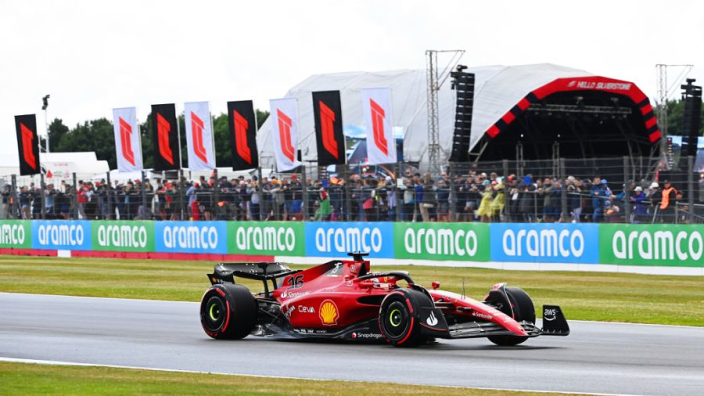 Leclerc benoemt problemen met krachtbron van F1-75 op de vrijdag: "Een lastige dag"