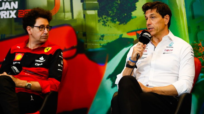 Mercedes cree que Ferrari usó ilegalmente el acelerador en el choque de Charles Leclerc