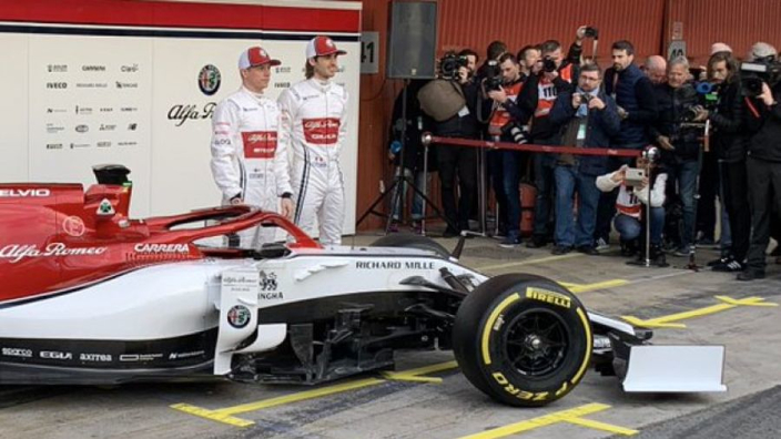 Alfa Romeo Reveal 2019 F1 Car In Barcelona Gpfans Com