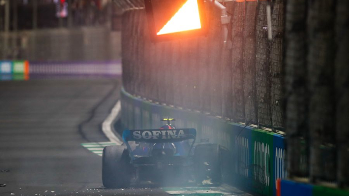 Choque de Latifi en el Gran Premio de Arabia Saudita