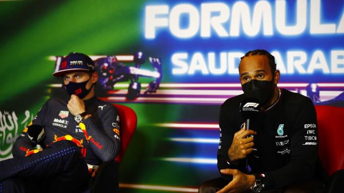 Persconferentie Abu Dhabi: Verstappen en Hamilton bij elkaar gezet