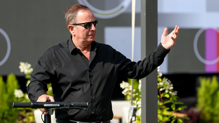 Why is Martin Brundle absent from the Las Vegas Grand Prix?