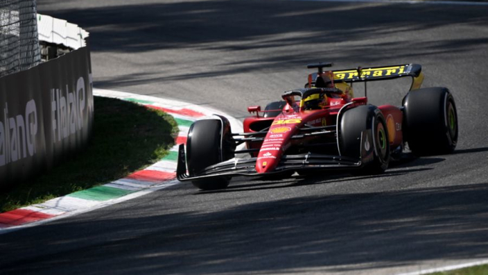 Ferrari geeft visitekaartje af tijdens eerste vrije training, Verstappen vijfde