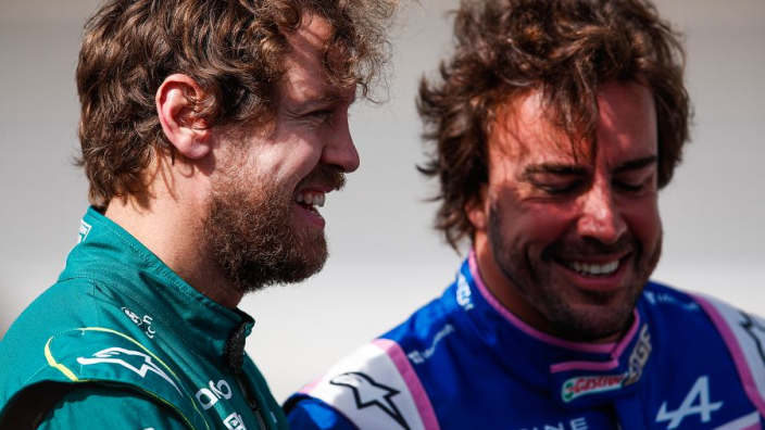 Alpine compara a Fernando Alonso con Sebastian Vettel
