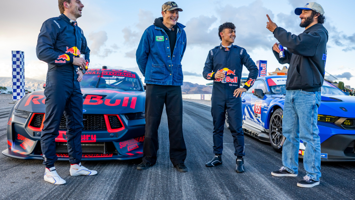 Verstappen reveals how he convinced Ricciardo to hand over number 3